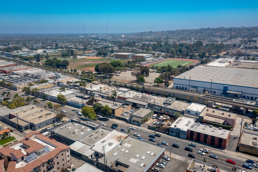 More Photos Of 5048 W Jefferson Blvd, Los Angeles Apartments For Lease
