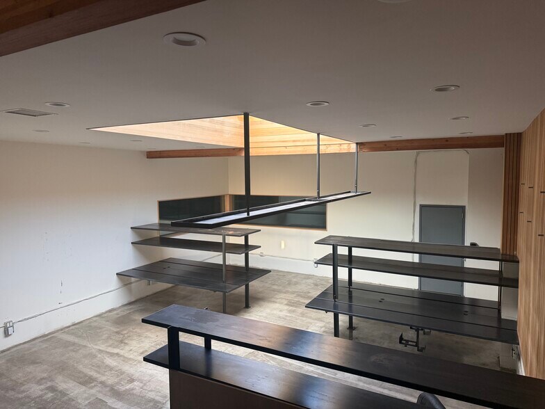 More Photos Of 127 Arena St, El Segundo Manufacturing For Lease