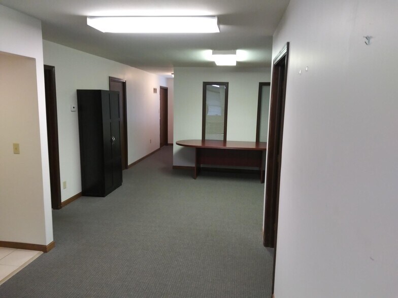 More Photos Of 131 Ridge Rd, Munster Office For Lease