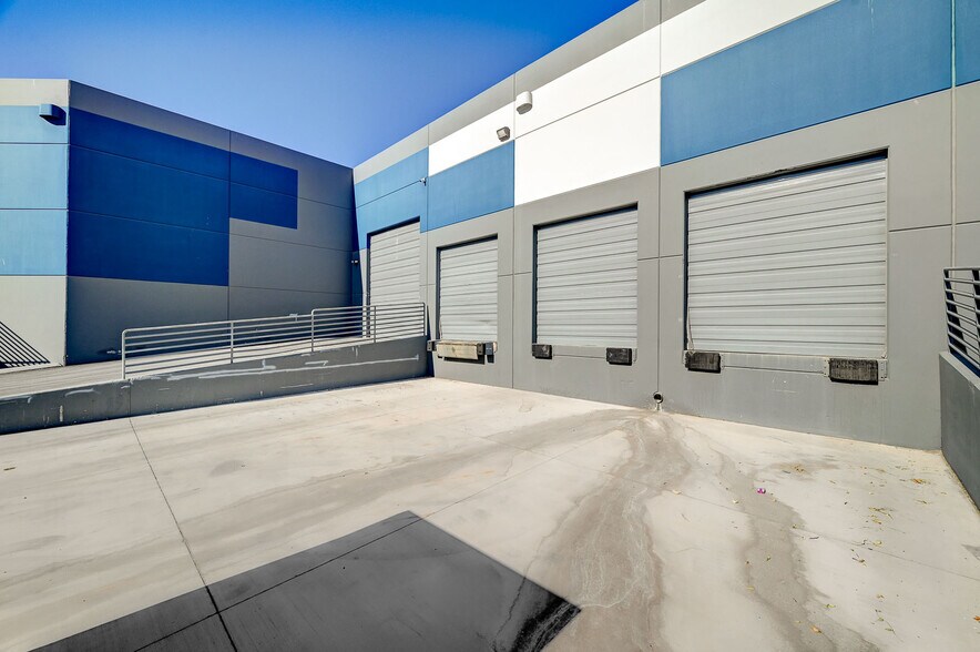 More Photos Of 3908 Civic Center Dr, North Las Vegas Distribution For Lease