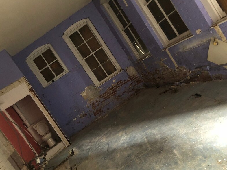 More Photos Of 226 N Liberty St, Baltimore Storefront Retail Residential For Sale
