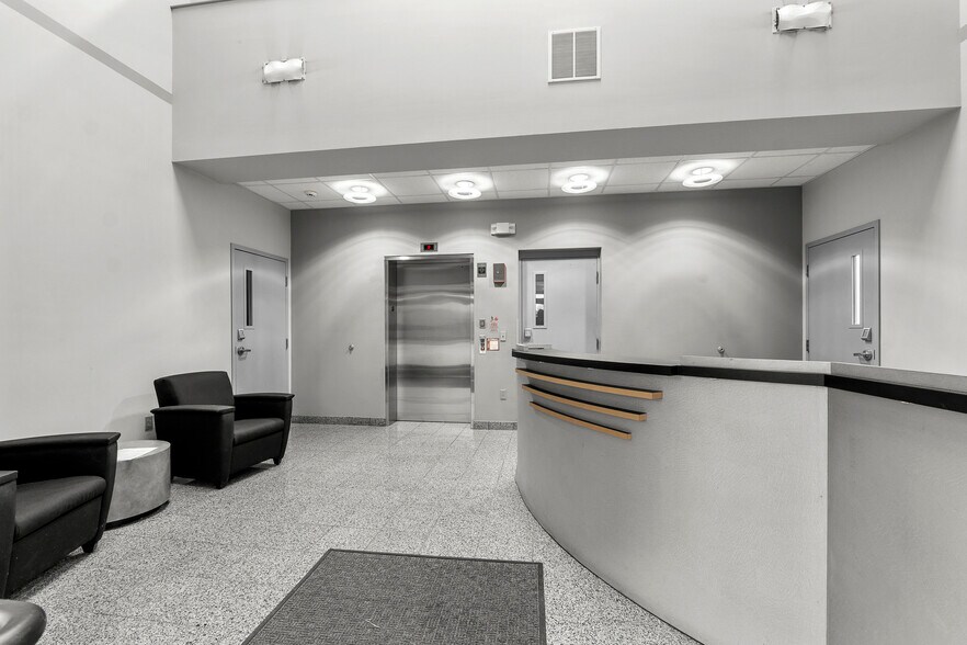 More Photos Of 7200 US-150, Greenville Office For Sale