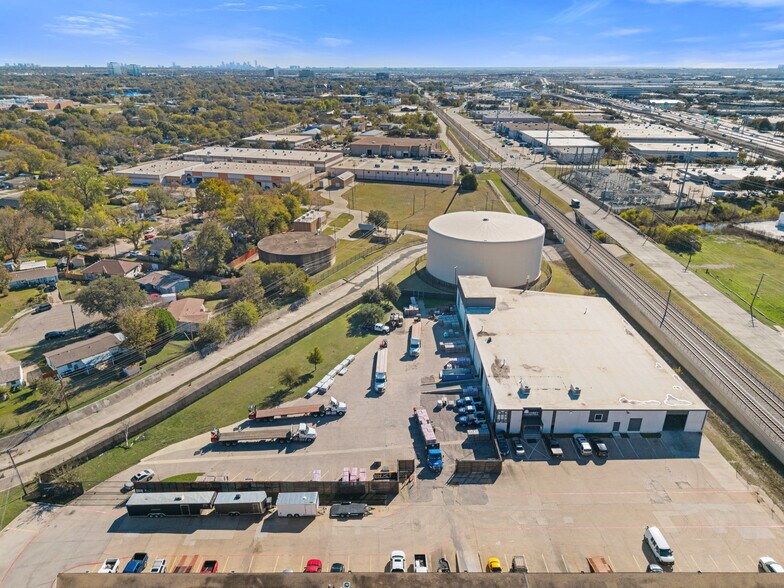 Primary Photo Of 13840 Denton Dr, Farmers Branch Warehouse For Lease