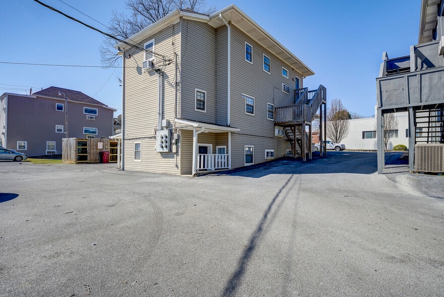 More Photos Of 200/204/206 Watauga Ave, Johnson City Apartments For Sale