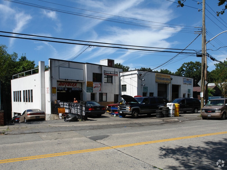 More Photos Of 164-170 Ferris Ave, White Plains Auto Repair For Lease