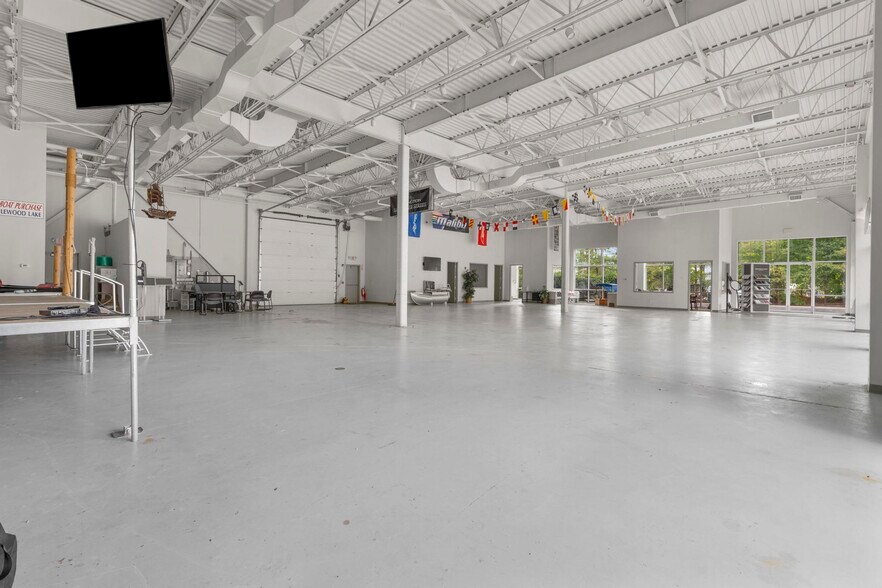 More Photos Of 507 Danbury Rd, New Milford Unknown For Lease