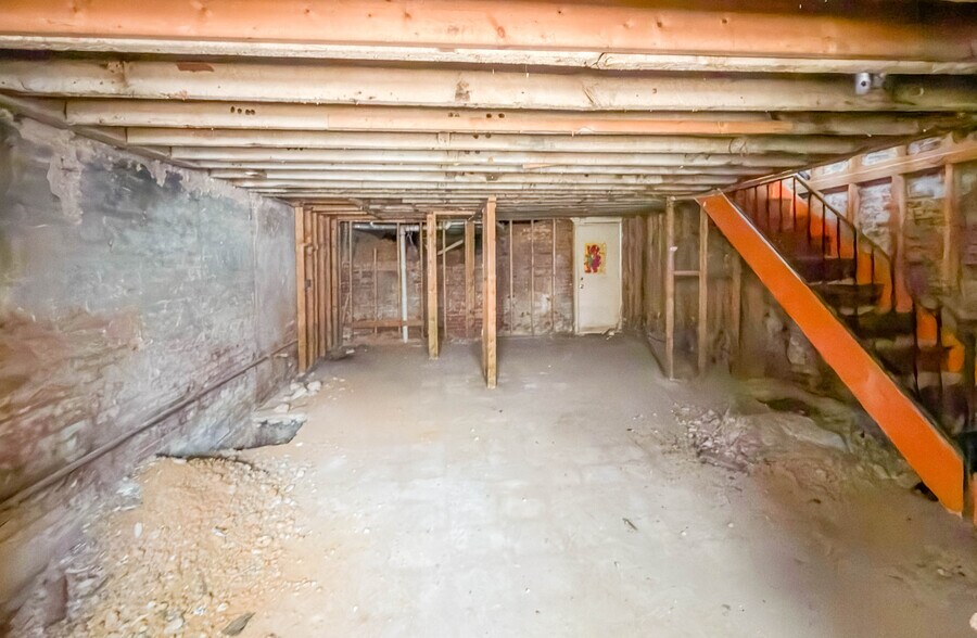 More Photos Of 1527 6th St NW, Washington Multifamily For Sale