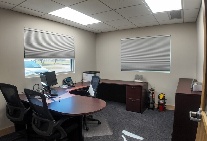 More Photos Of 100 Quality Park Dr, Beresford Manufacturing For Sale