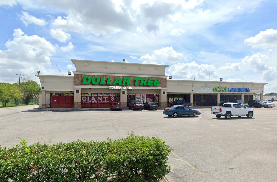 More Photos Of 2731-2801 Red Bluff Rd, Pasadena Unknown For Lease