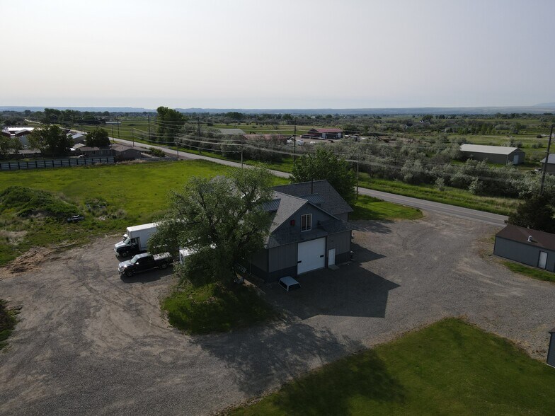 More Photos Of 6891 Grand Ave, Billings Service For Lease