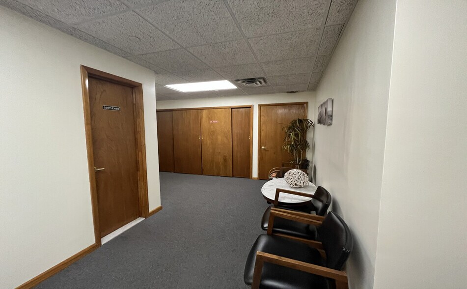 More Photos Of 860 US Highway 1, Edison Medical For Sale