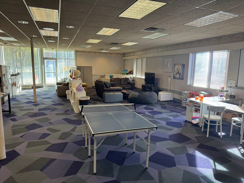 More Photos Of 7100 W Center St, Milwaukee Office For Sale