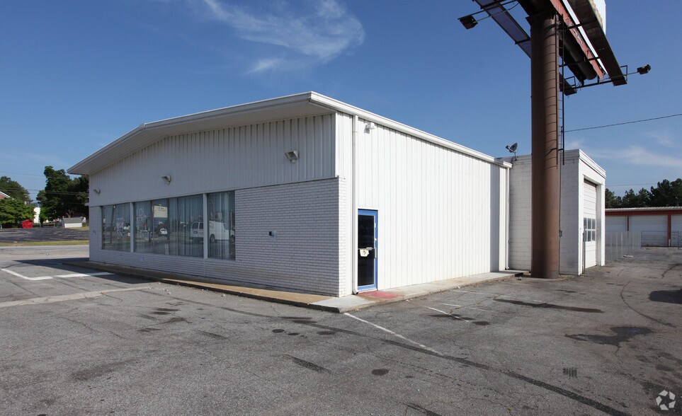 314 Forest Pky, Forest Park, GA 30297 Retail For Lease