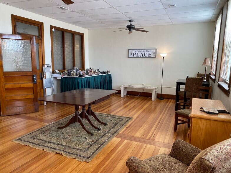 More Photos Of 102 N Fowler St, Meade Office Residential For Sale