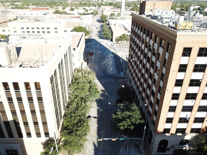 More Photos Of 301 Cypress St, Abilene Office For Sale