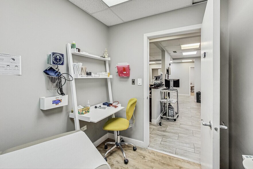More Photos Of 2623 N Halsted St, Chicago Medical For Sale