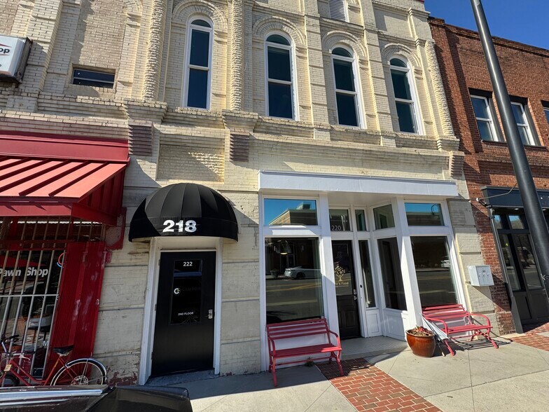 More Photos Of 222 N Main St, Mooresville Loft Creative Space For Lease
