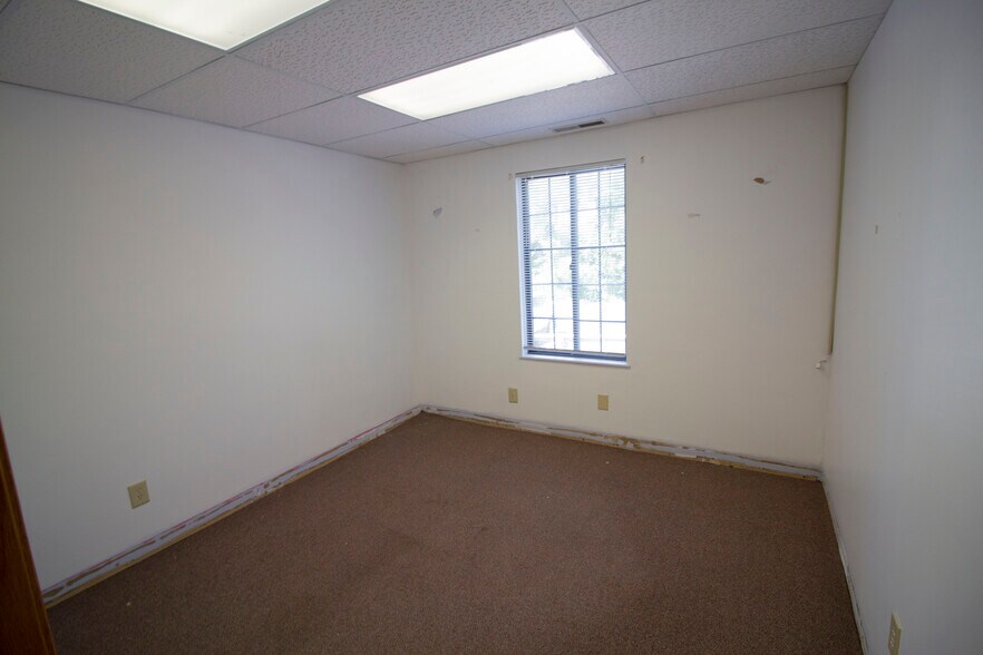 More Photos Of 3030 S 9th St, Kalamazoo Medical For Sale