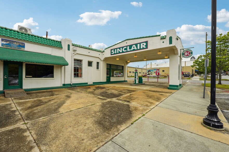 More Photos Of 1186 Clark St, Covington Freestanding For Lease