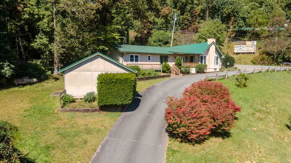 More Photos Of 8356 Sylva Rd, Franklin Office For Sale