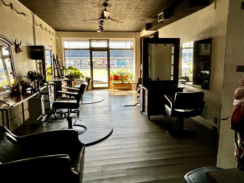 More Photos Of 3023 Central Ave, Saint Petersburg Storefront Retail Office For Sale