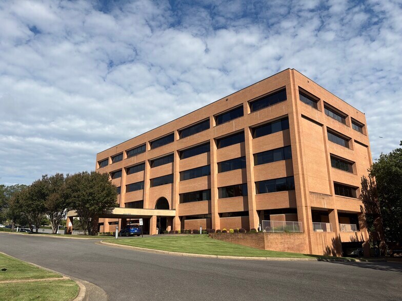 More Photos Of 5 Saint Vincent Cir, Little Rock Medical For Lease