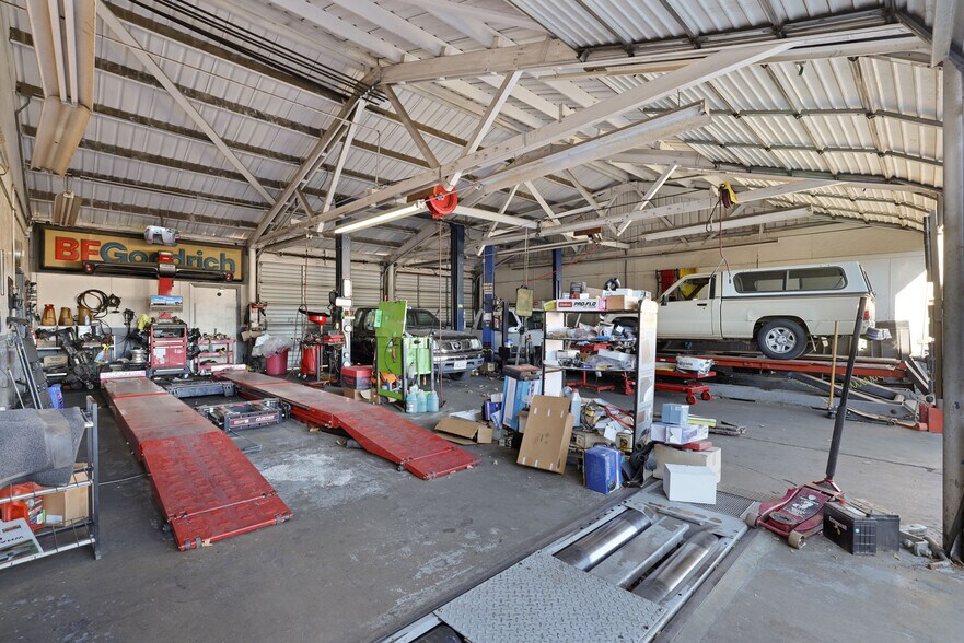 More Photos Of 210 S Center St, Turlock Auto Repair For Sale