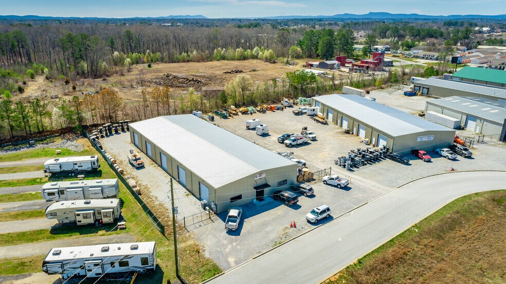 More Photos Of 52 Emerson Cir, Rossville Warehouse For Lease