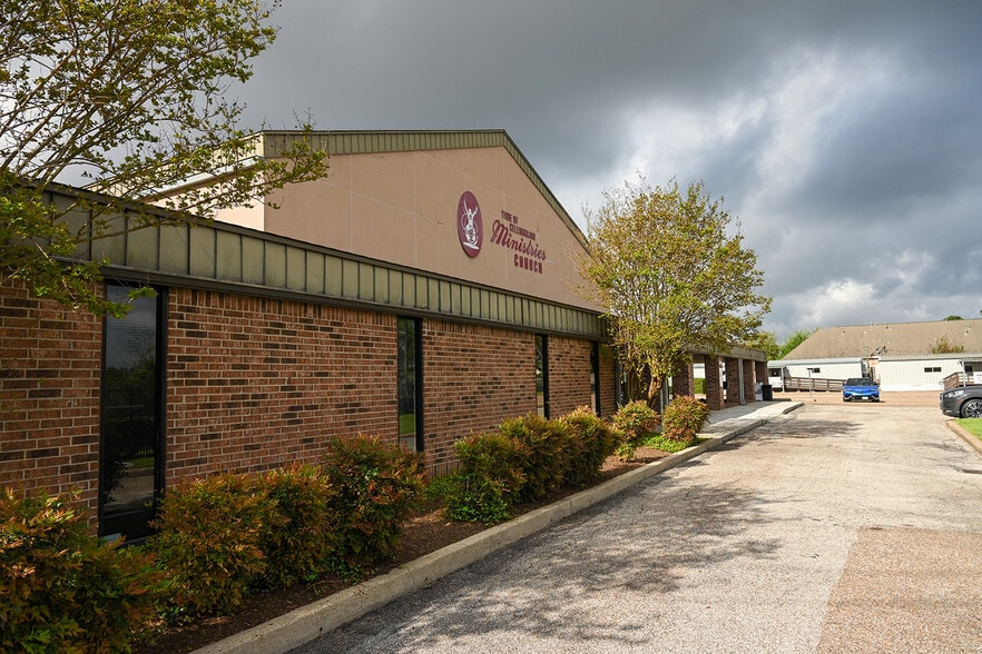 More Photos Of 10355 Mills Rd, Houston Religious Facility For Sale