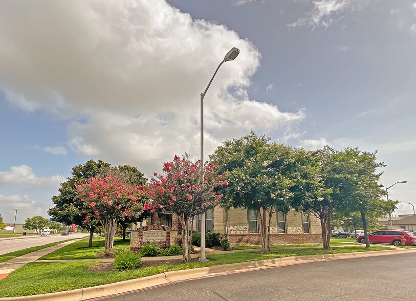 More Photos Of 2251 Double Creek Dr, Round Rock Medical For Lease
