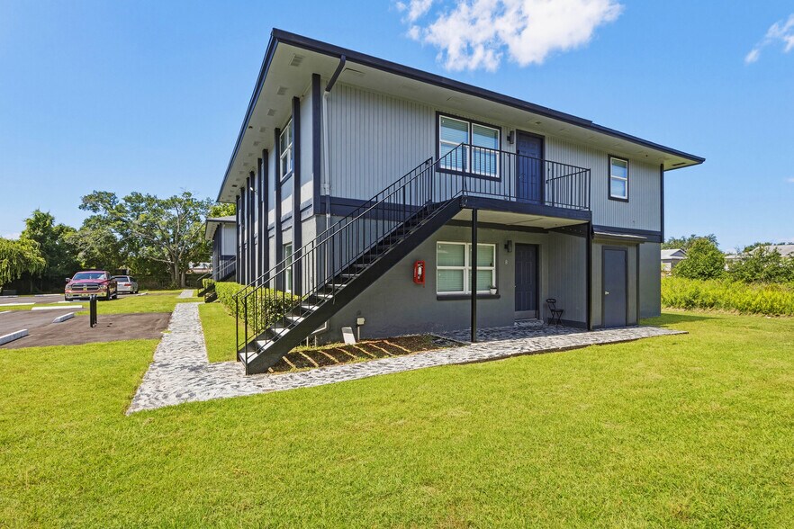 More Photos Of 8412-8420 N Lois Ave, Tampa Apartments For Sale