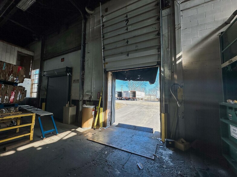 More Photos Of 141 Innovation Dr, Duncansville Warehouse For Lease