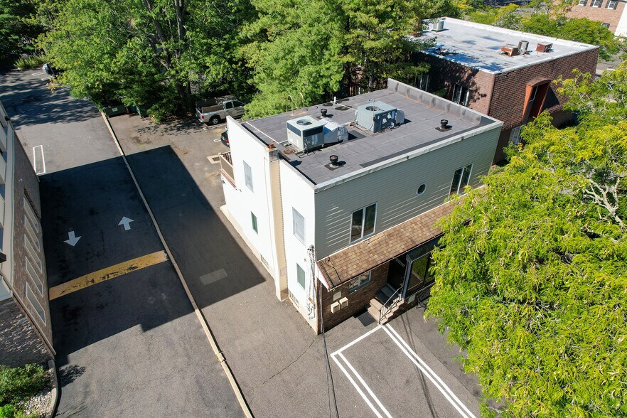 More Photos Of 24 Farview Ter, Paramus Office For Sale