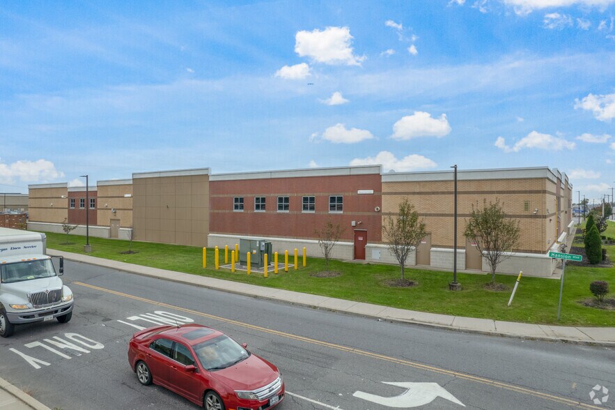 More Photos Of 3429 State St, Schenectady Freestanding For Lease