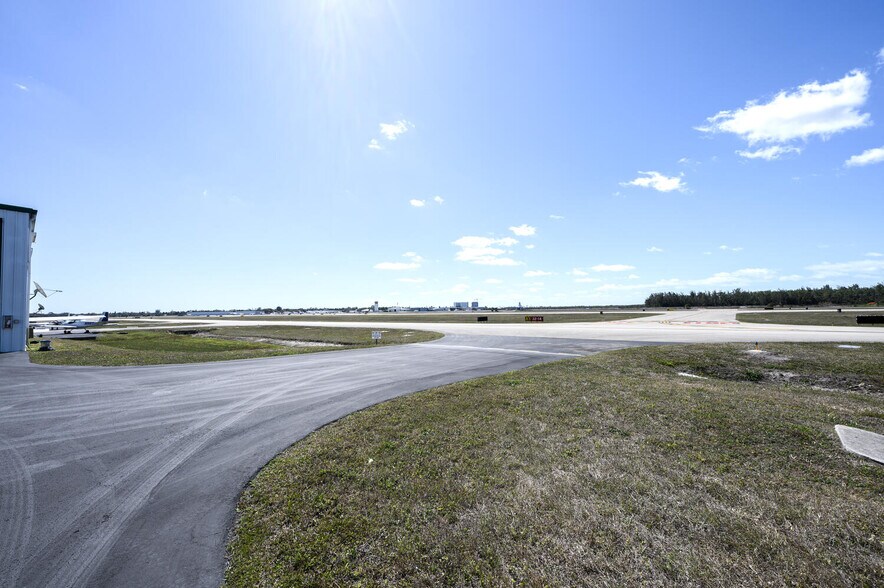 More Photos Of 314 Citation Pt, Naples Specialty For Sale