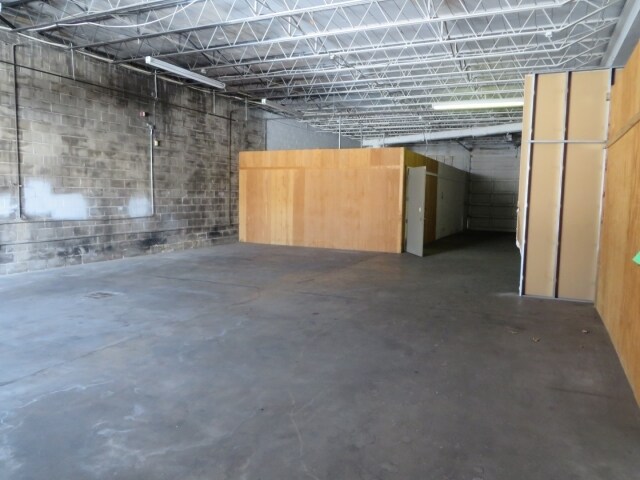 More Photos Of 900 Union St, Alton Warehouse For Sale