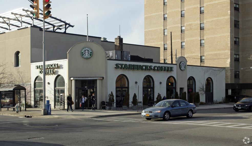 Primary Photo Of 101 W Park Ave, Long Beach Storefront For Lease