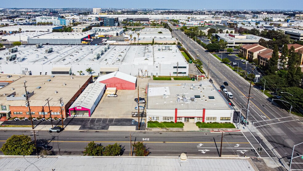 More Photos Of 600 Lairport St, El Segundo Warehouse For Lease