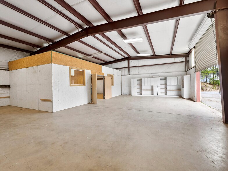 More Photos Of 82 Old Mars Hill Hwy, Weaverville Flex For Lease