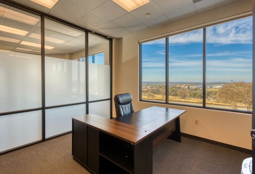 More Photos Of 1002 Marble Heights Dr, Marble Falls Medical For Lease