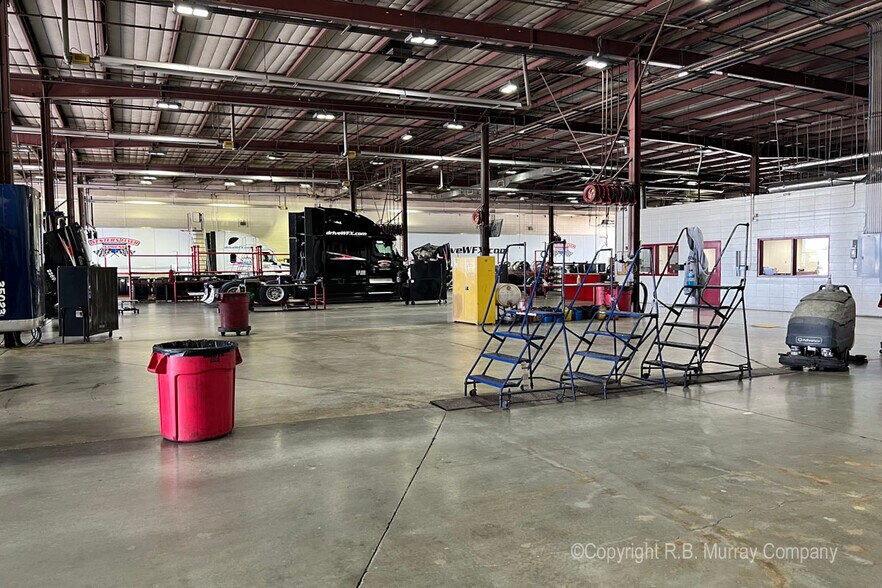 More Photos Of 2813 N Neergard Ave, Springfield Truck Terminal For Sale