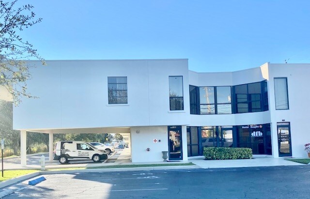 More Photos Of 1194 Old Dixie Hwy, Lake Park Light Distribution For Lease