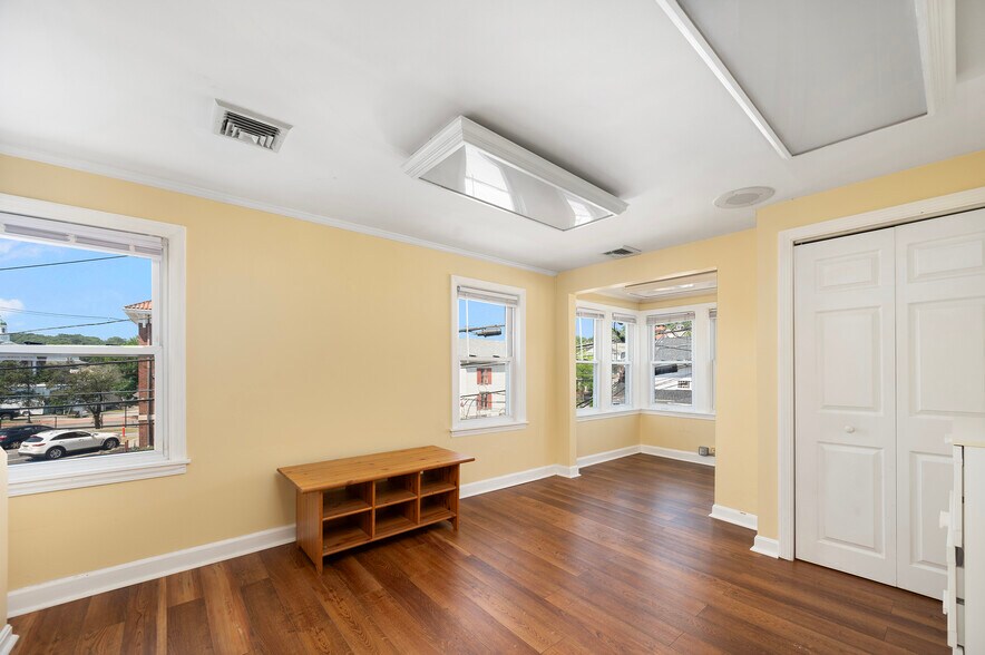 More Photos Of 15 Thomas St, North Providence Freestanding For Sale