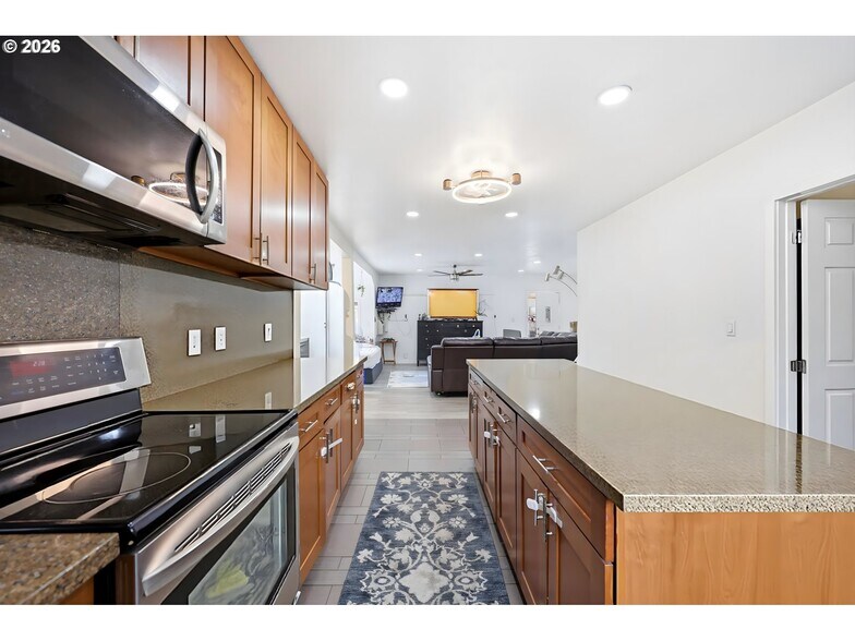 More Photos Of 11324 NE Sandy Blvd, Portland Hotel For Sale