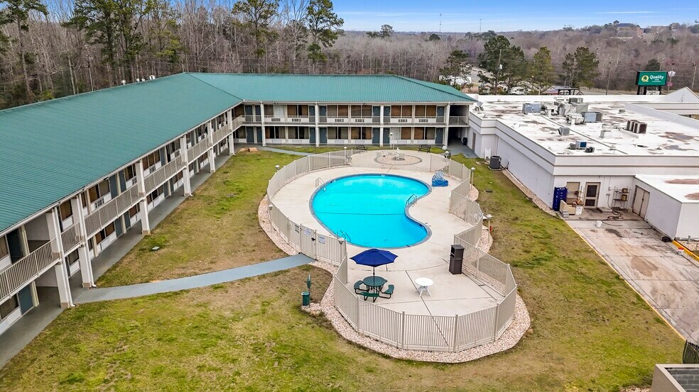 More Photos Of 1205 S Martin Luther King Blvd, Americus Hotel For Sale