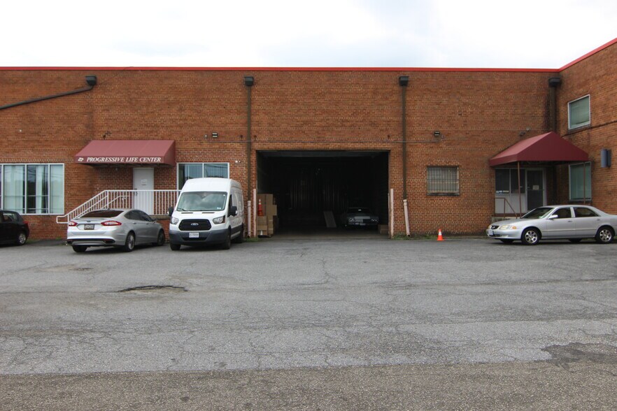 More Photos Of 1933 Montana Ave NE, Washington Warehouse For Lease
