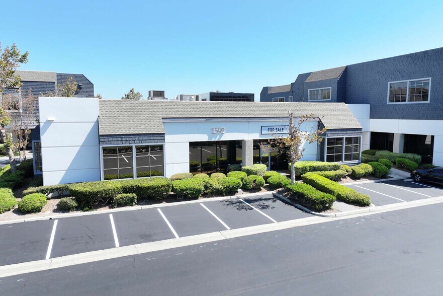 More Photos Of 1570 N Batavia St, Orange Office For Sale