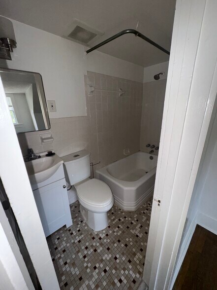 More Photos Of 35 Dufferin St, Saint Augustine Apartments For Sale
