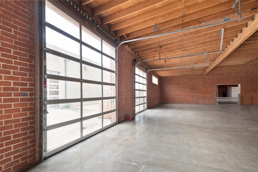 More Photos Of 13100 Yukon Ave, Hawthorne Research And Development For Lease