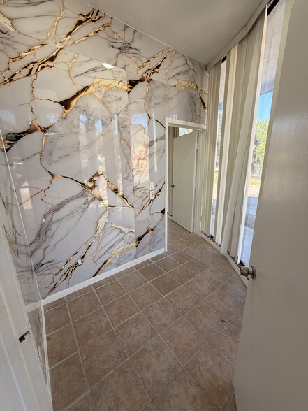 More Photos Of 2601 Prospect St, Houston Medical For Sale